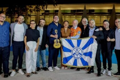 O Tribunal Superior Eleitoral (TSE) rejeitou hoje (12), por unanimidade, dois pedidos de liminar apresentados pelos partidos Novo e Missão contra o presidente Luiz Inácio Lula da Silva, o Partido dos Trabalhadores (PT) e a escola de samba Acadêmicos de Niterói