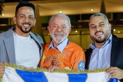 mae-de-lula-canta-no-samba-enredo-da-academicos-de-niteroi-jornada-do-menino-do-sertao-que-presidente-merece-reconhecimento-diz-wallace-palhares-foto-ricardo-stuckert-pr-tvt-news