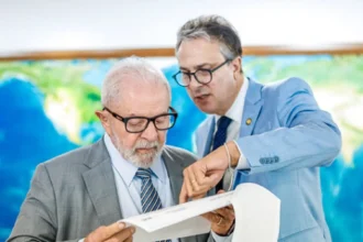 mec-anuncia-5-mil-vagas-em-cursos-de-inovacao-no-proximo-enem-laboratorio-de-engenharia-e-software-no-itaipu-parquetec-sao-5-mil-novas-vagas-via-enem-em-universidades-e-institutos-federais-nas-areas-de-ciencia-tecnologia-engenharia-e-matematica-foto-tania-rego-agencia-brasil-tvt-news