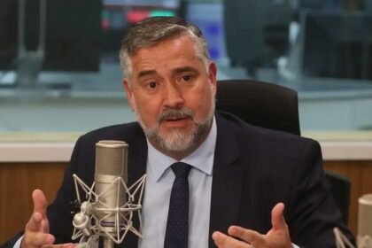 Paulo Pimenta promete acionar Alcolumbre para impedir quebra de sigilo.jpg