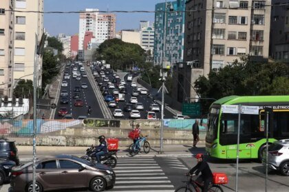 Rodizio-de-veiculos-volta-a-partir-desta-quinta-feira-19-em-SP-rovena-rosa-agencia-brasil-tvt-news