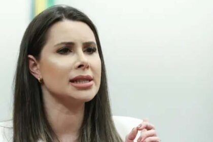 Saida de Carol De Toni do PL agita bastidores e.jpg