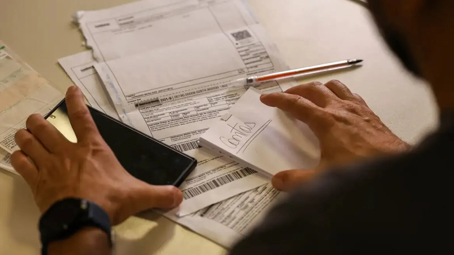 Salário mínimo de R$ 1.621 começa a ser pago nesta segunda 1 Salario-minimo-de-R-1.621-comeca-a-ser-pago-nesta-segunda-marcelo-camargo-agencia-brasil-tvt-news