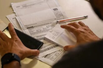 Salario-minimo-de-R-1.621-comeca-a-ser-pago-nesta-segunda-marcelo-camargo-agencia-brasil-tvt-news