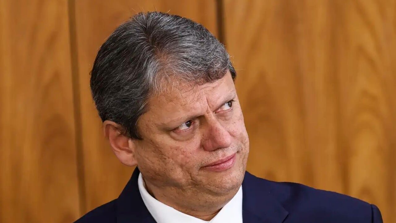 Tarcisio de Freitas se ausenta de agendas com Lula e.jpg