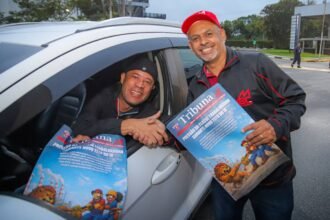 Trabalhadores comemoram holerite sem Imposto de Renda.jpg