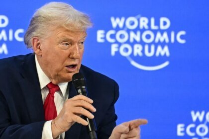 Trump posta video racista com casal Obama como macacos.jpg