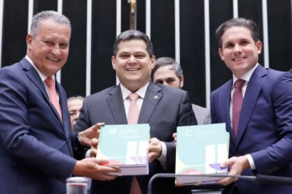 lula-ao-congresso-vamos-continuar-trabalhando-juntos-e-juntas-para-que-2026-seja-ainda-melhor-presidente-destaca-que-2025-comecou-sob-ceticismo-e-projecoes-pessimistas-mas-aconteceu-exatamente-o-contrario-foto-marina-ramos-camara-dos-deputados-tvt-news