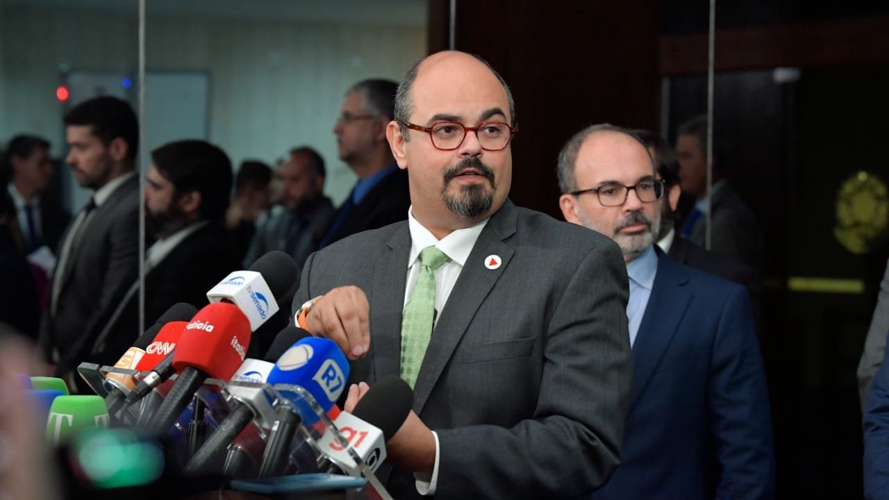 Vice de Zema diz que nao vai acatar ordens absurdas.jpg