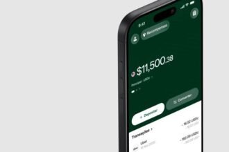 Conta digital DollarApp muda nome para ARQ e anuncia cartão de crédito de metal em dólar 6 1772482077 Conta digital DollarApp muda nome para ARQ e anuncia cartao.jpg