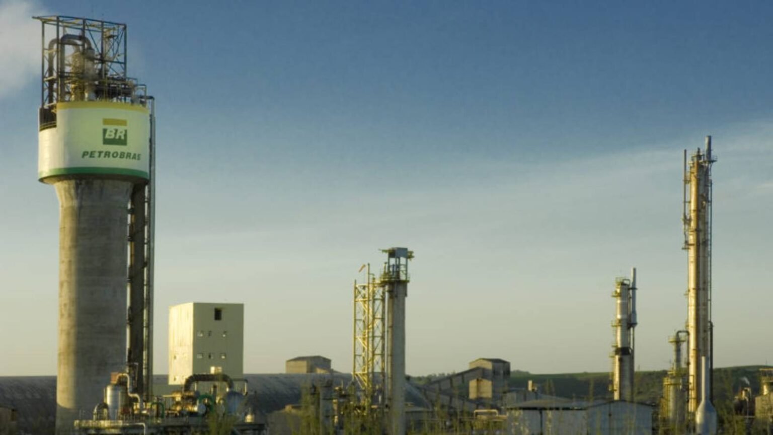 Guerra reforça necessidade de ampliar produção energética e de fertilizantes no Brasil 1 guerra-reforca-necessidade-de-ampliar-producao-energetica-e-de-fertilizantes-no-brasil-investimentos-em-exploracao-e-producao-de-petroleo-sao-estrategicos-diz-fup-foto-divulgacao-agencia-petrobras-tvt-news