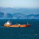 Irã fecha Estreito de Ormuz e preço do petróleo sobe ira-fecha-estreito-de-ormuz-e-preco-do-petroleo-sobe-fechamento-promovido-pelo-ira-e-arma-economica-contra-monarquias-do-golfo-aliadas-dos-eua-foto-bergadder-pixabay-tvt-news