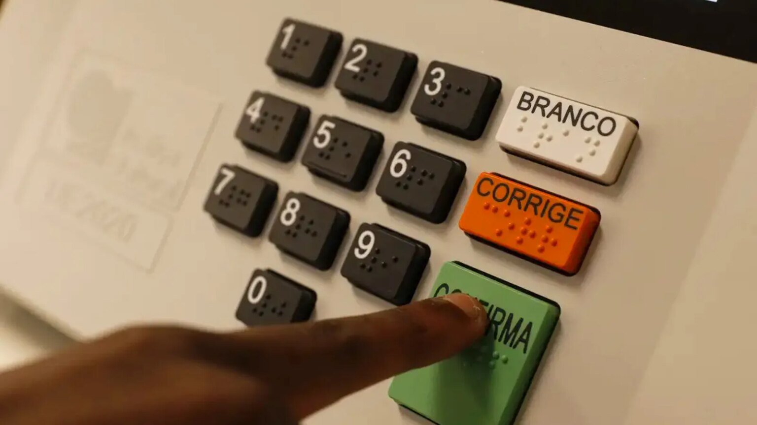 TSE aprova restrições para uso de IA nas eleições de outubro 1 TSE-aprova-restricoes-para-uso-de-IA-nas-eleicoes-de-outubro-fernando-frazao-agencia-brasil-tvt-news